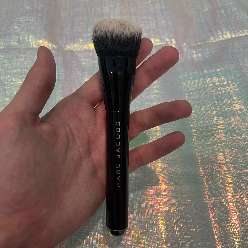 Marc Jacobs Elegant Black Brush Collection - Picture 3 of 7